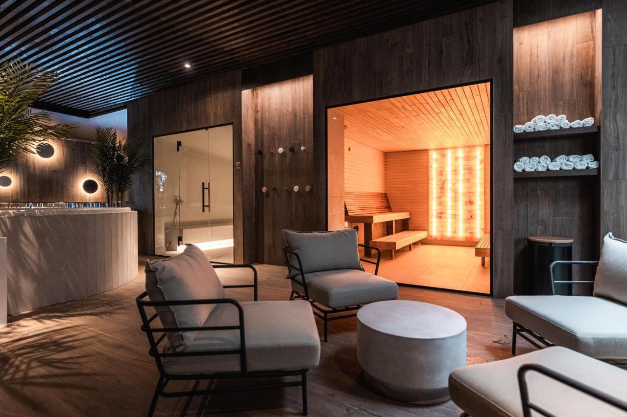 Meri Seaside Hotel & Spa กูรัซซาเร ภายนอก รูปภาพ