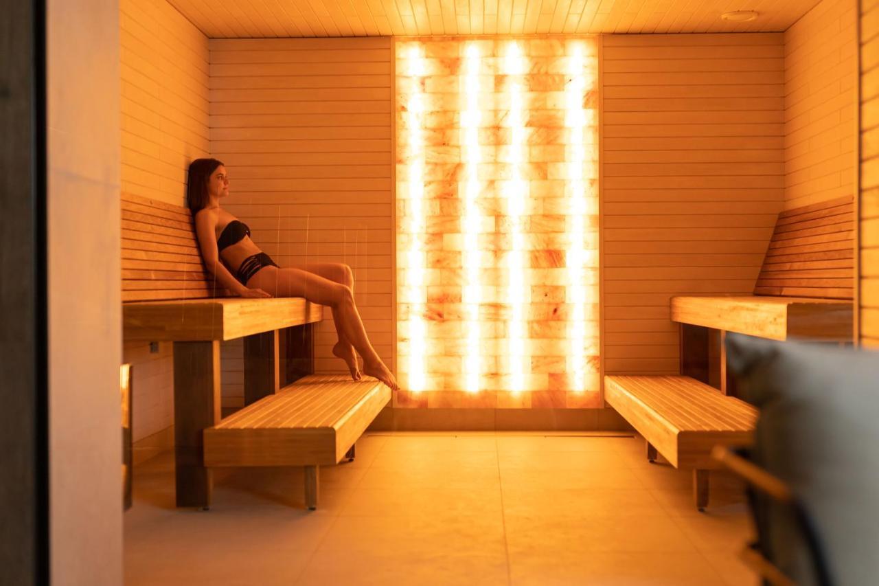 Meri Seaside Hotel & Spa กูรัซซาเร ภายนอก รูปภาพ