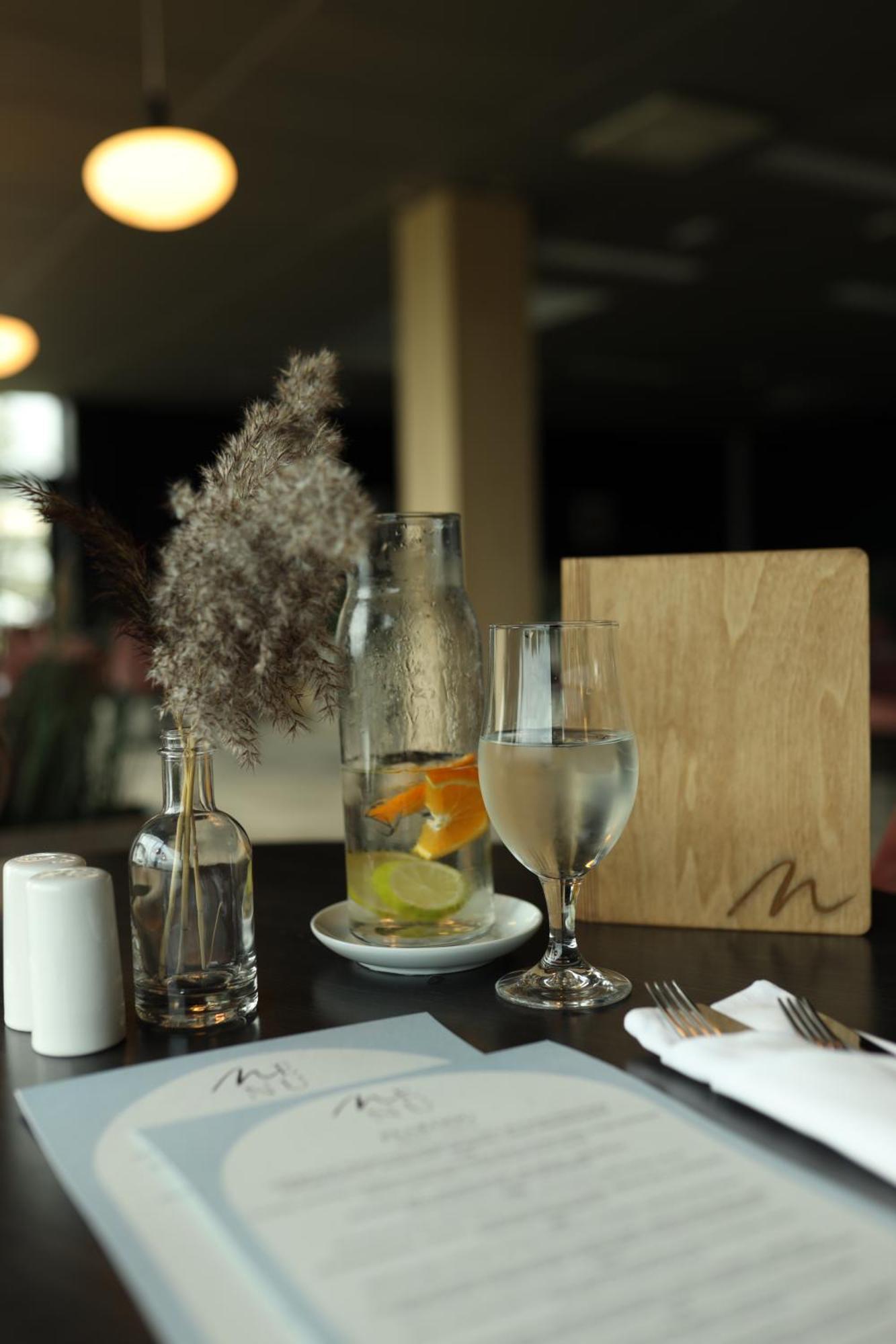 Meri Seaside Hotel & Spa กูรัซซาเร ภายนอก รูปภาพ