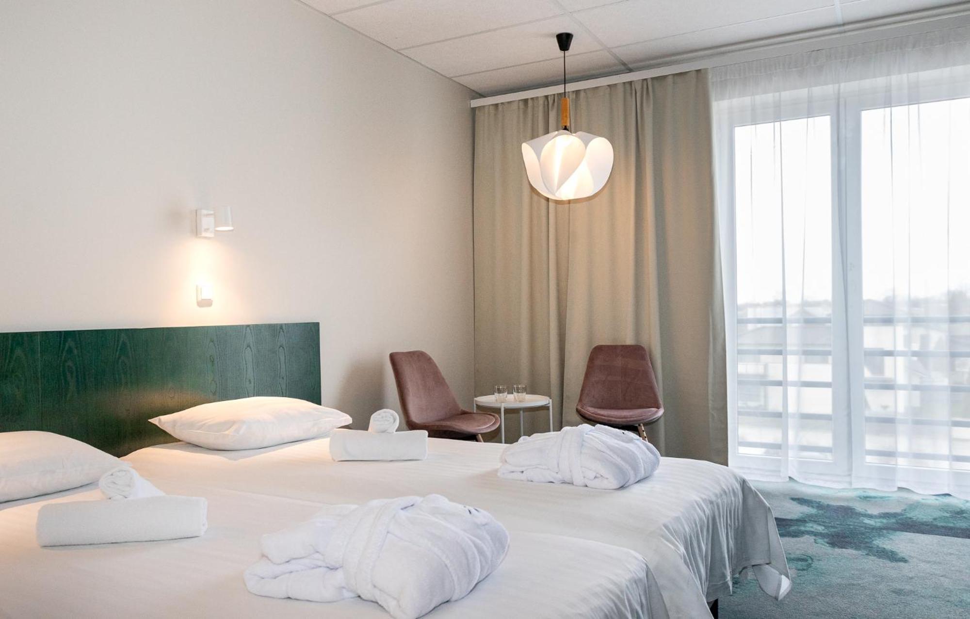 Meri Seaside Hotel & Spa กูรัซซาเร ภายนอก รูปภาพ