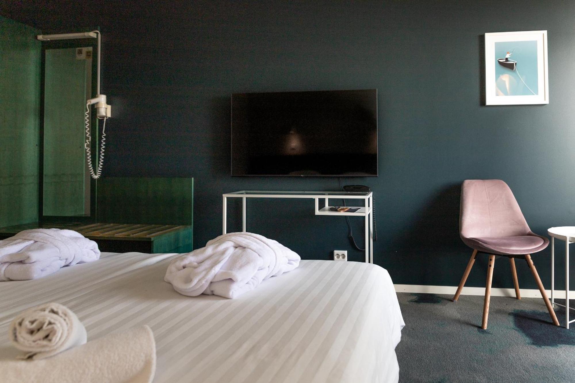 Meri Seaside Hotel & Spa กูรัซซาเร ภายนอก รูปภาพ