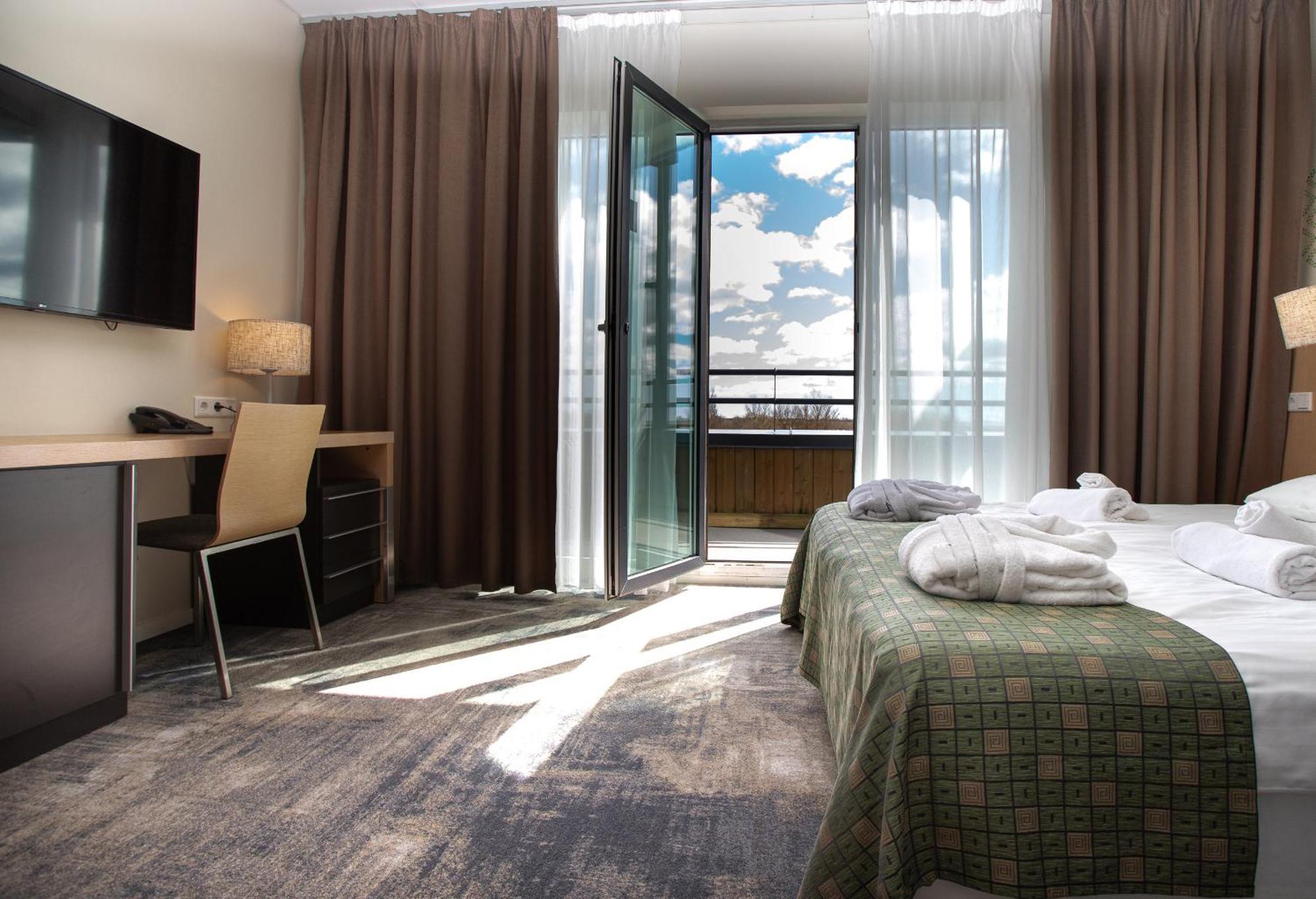 Meri Seaside Hotel & Spa กูรัซซาเร ภายนอก รูปภาพ